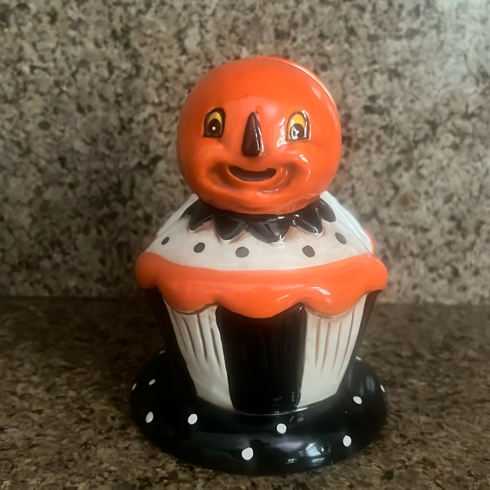 Johanna Parker Halloween Pumpkin Napkin Holder